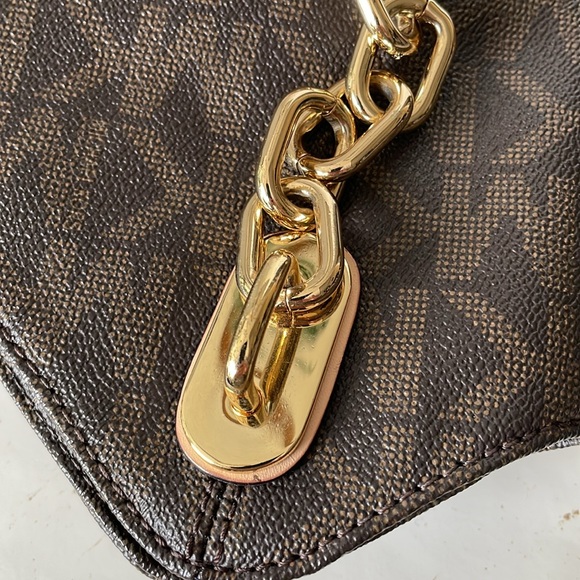 ❌SOLD❌Michael Kors Shoulder Bag. - Picture 17 of 17